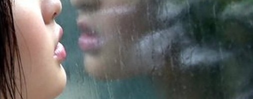 – Otwórz oczy, dziewczynko! Jestem cholernym księciem i rozkazuję ci! …