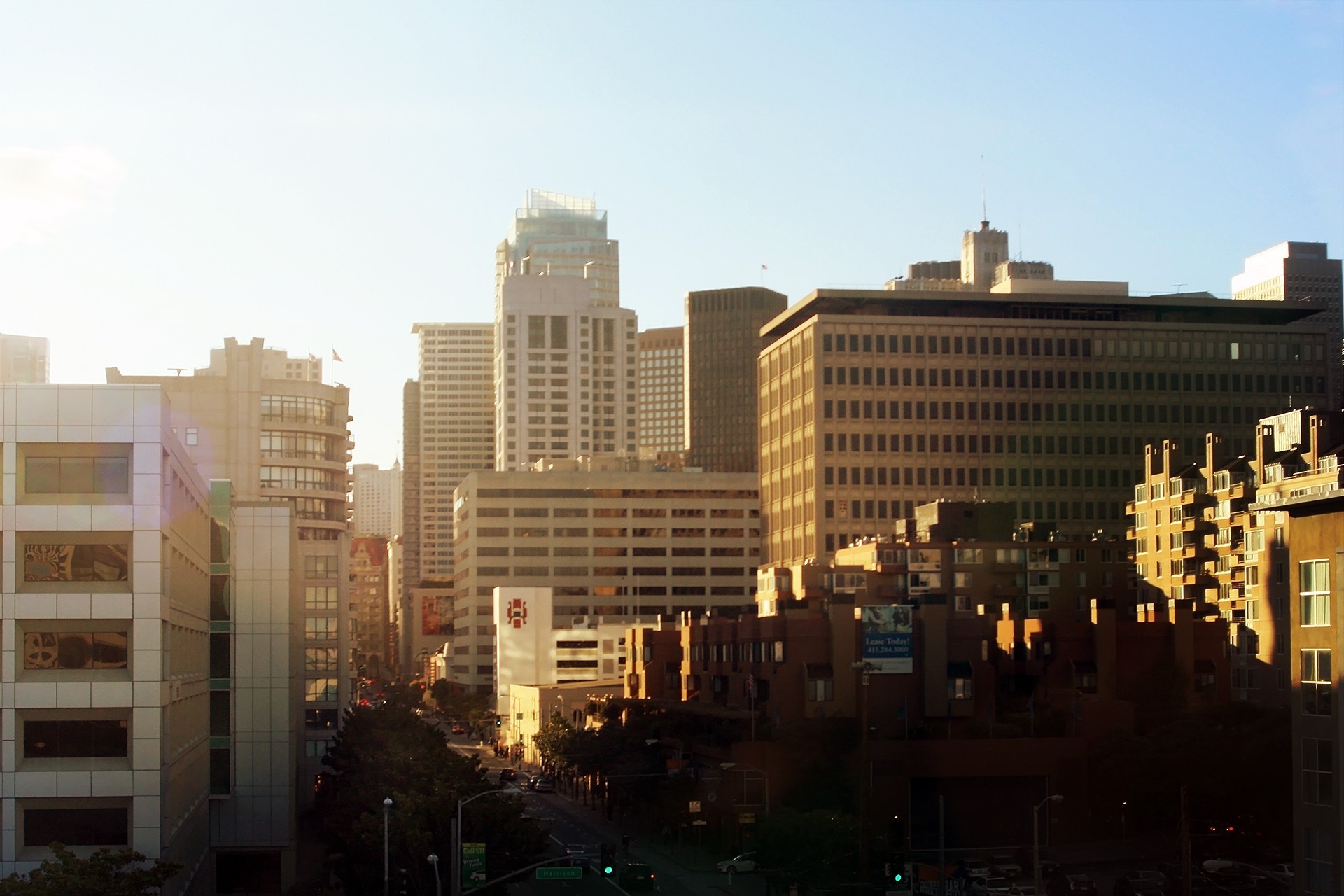 Gdybym między tymi tłumami mógł zgubić samego siebie.