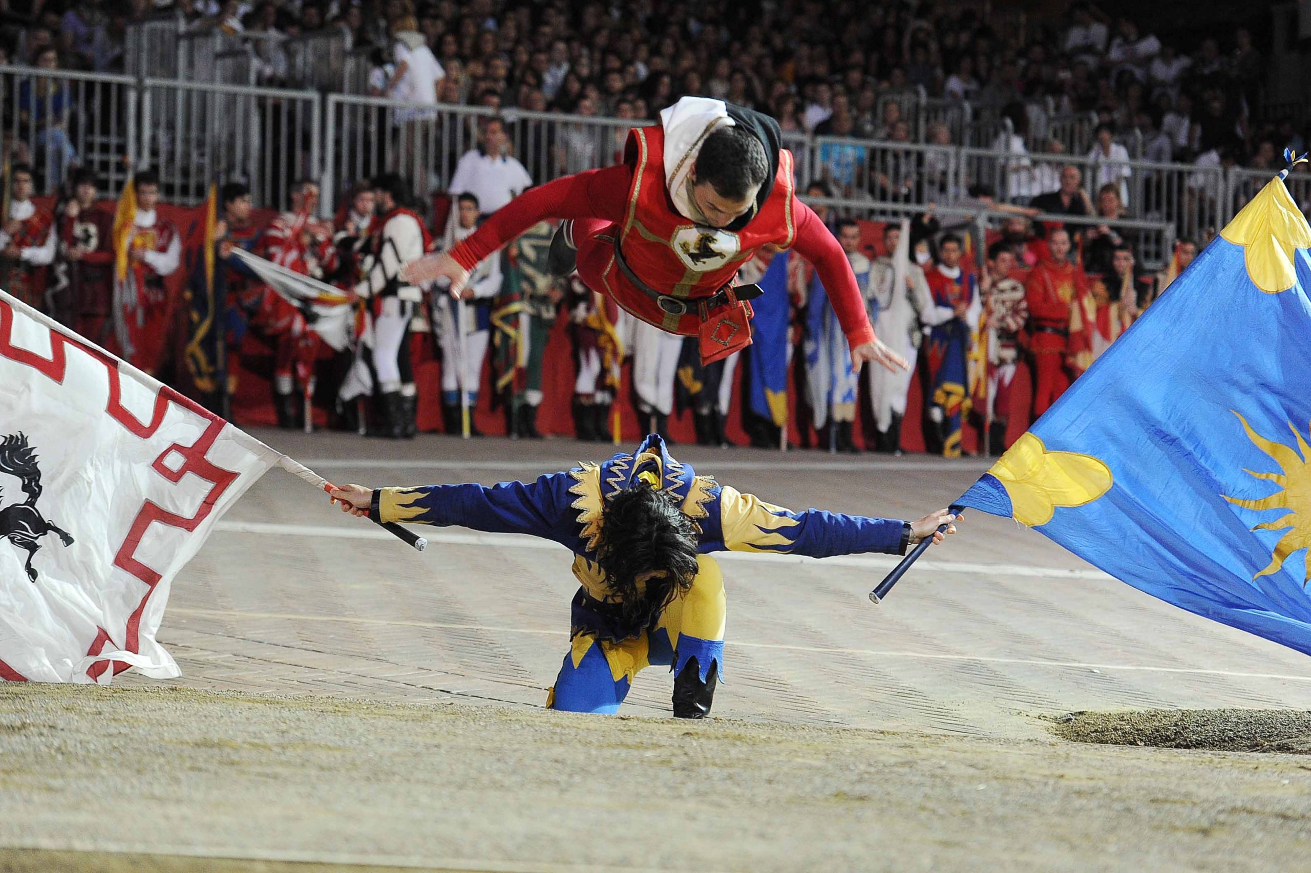 Jestem żonglerem słów, fakirem zdań i magiem myśli. Wyciągam je …