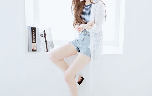 Nadzieja tego świata wykrwawia się z lufy karabinu.