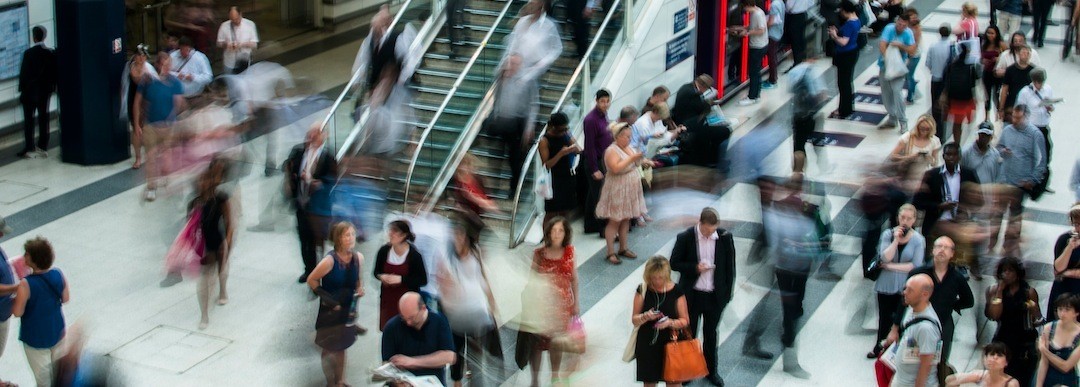 Szczęście nie sprzyja ludziom biernym. Trzeba je prowokować, zdobywać, trzeba …