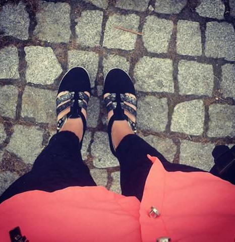 „Och” było odpowiednim słowem. Krótkim i neutralnym, mogącym wyrażać wszystko …