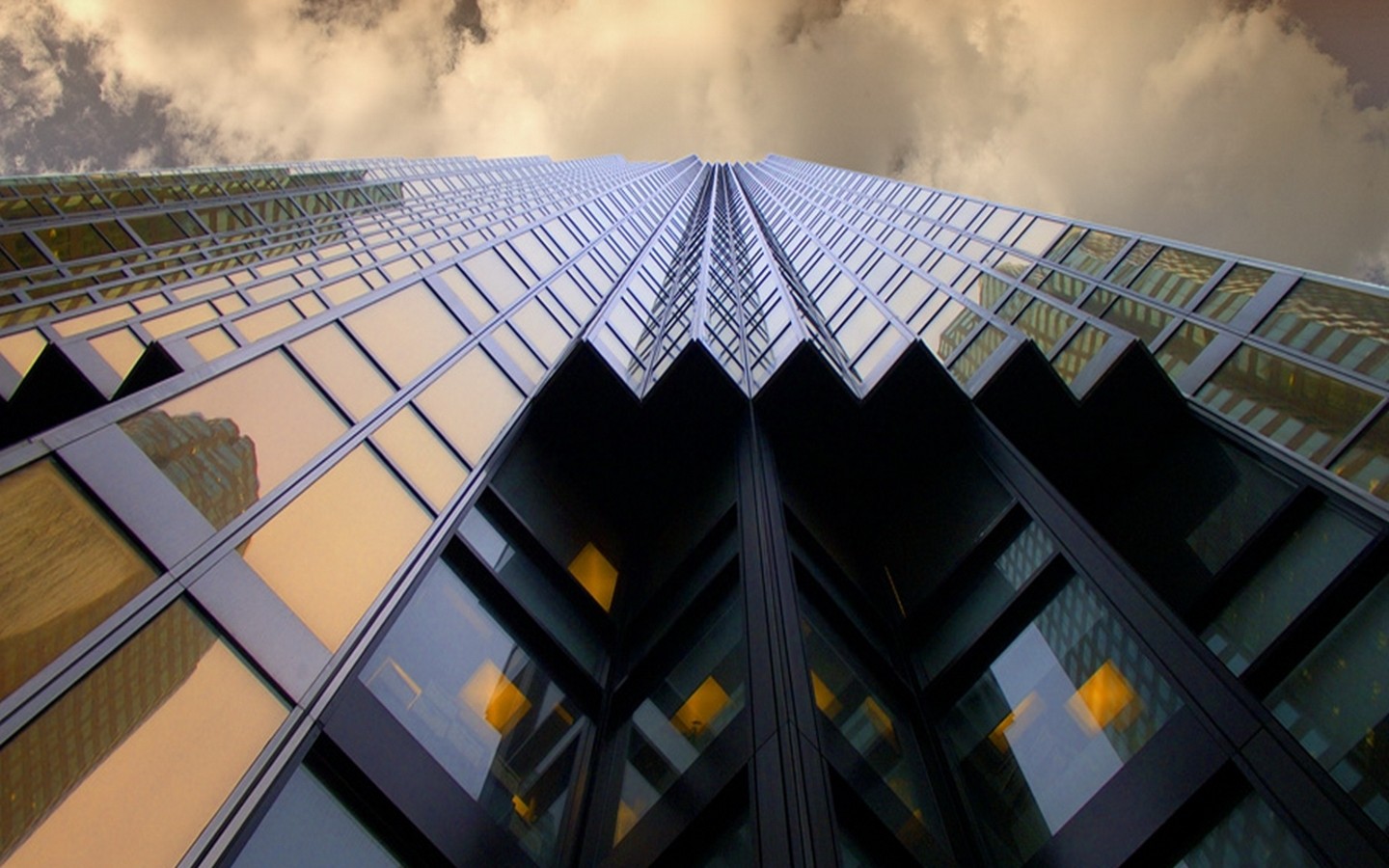 Im wyższe wzniesienie, tym dotkliwszy upadek.