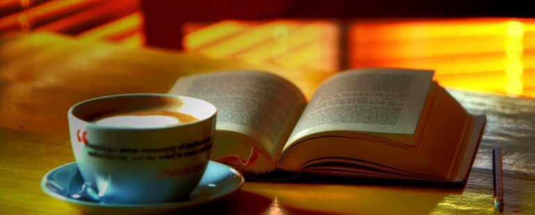 Niektórych książek wystarczy skosztować, inne się połyka, a tylko nieliczne …