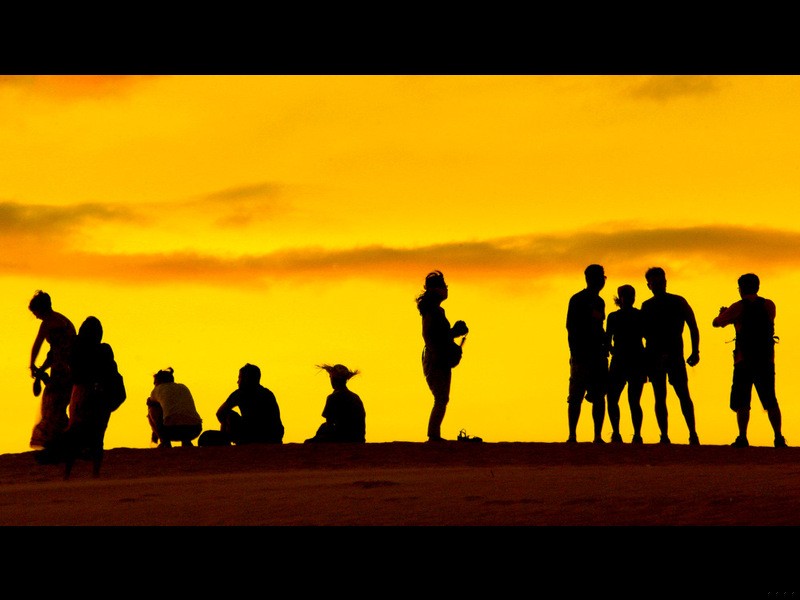 Zdrowe społeczeństwo krzyczy, że trzeba się wyróżniać w tłumie, aby …