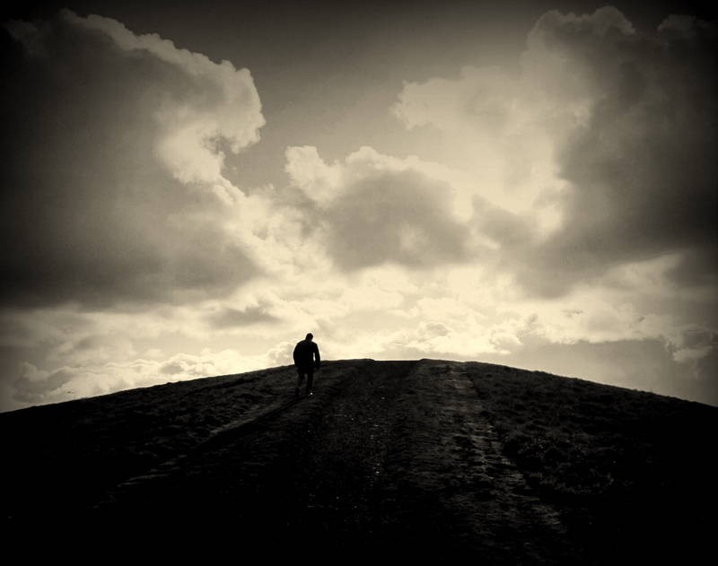 Czy to idący wybiera drogę, czy droga idącego?