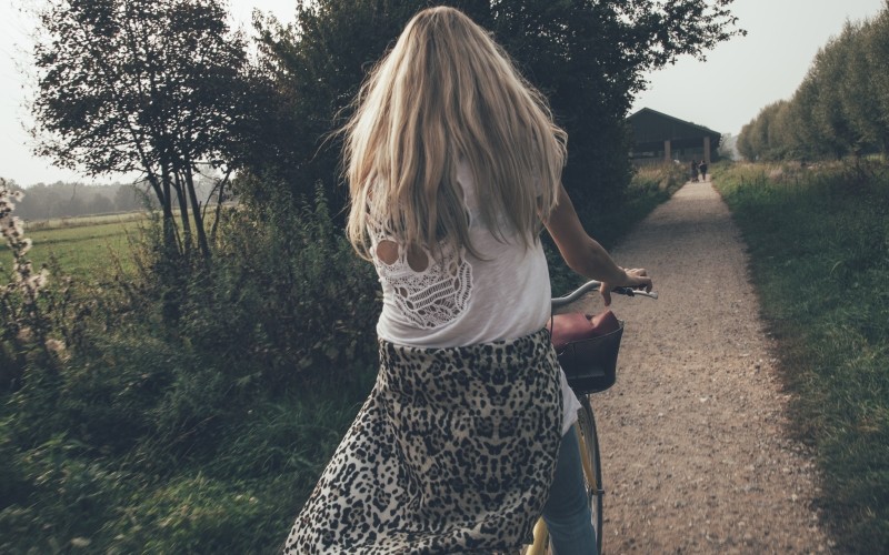 Z niektórymi dziewczętami nigdy nie można dociec, co się na …