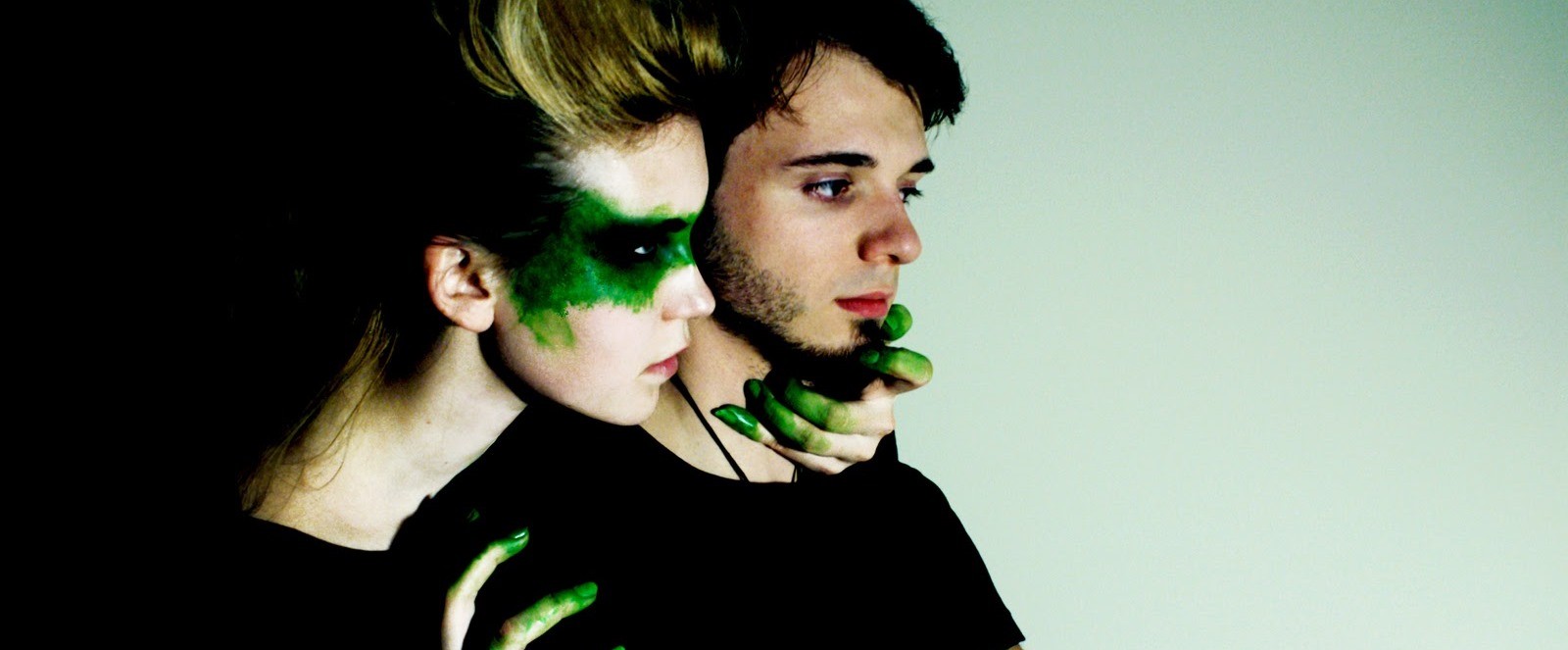 Zazdrość mi nie pasowała, gniotła w szyję jak za ciasny …