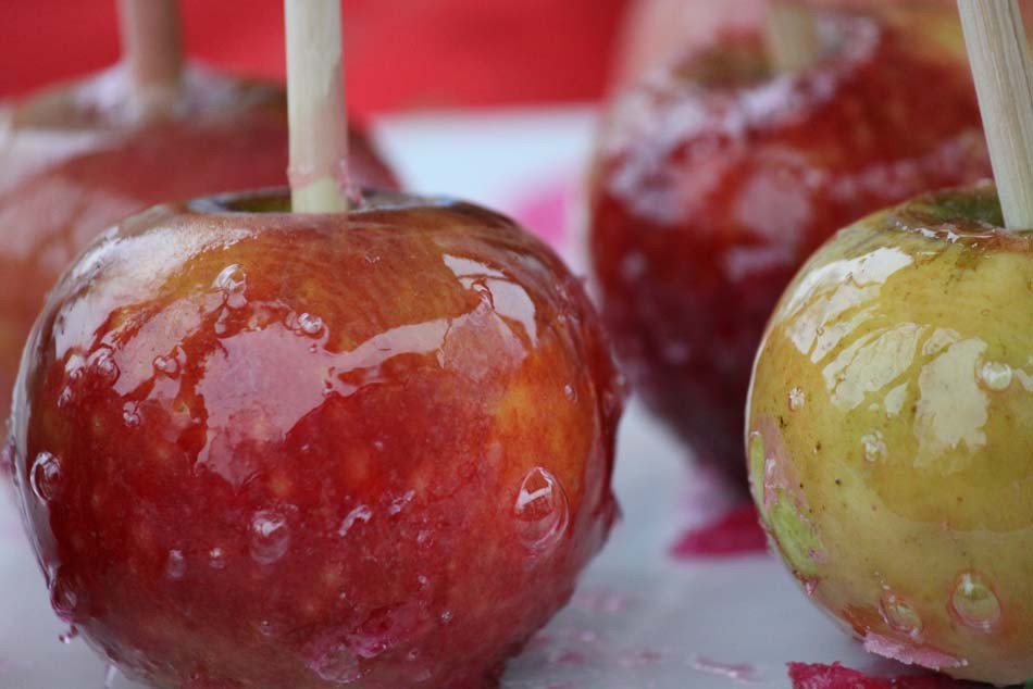 Mężczyźni byli jak jabłka: wystarczyło sięgnąć ręką, by któregoś zerwać.