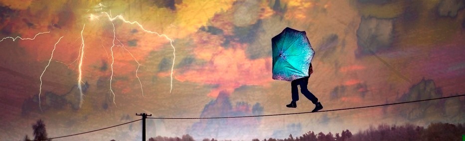 Tak oto dążymy naprzód, kierując łodzie pod prąd, który nieustannie …