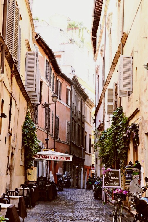 (…) słowa mogą ranić mocniej niż nóż.