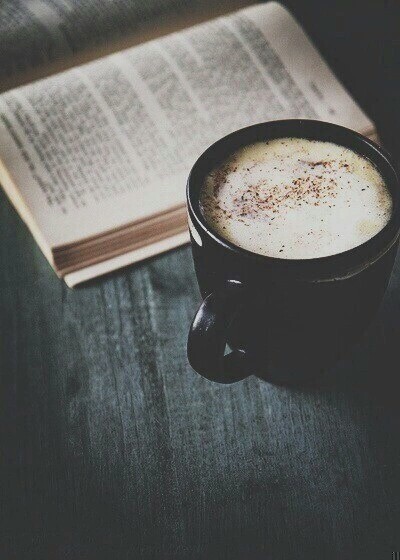 Czasem potrzebujemy, żeby ktoś nam podał pomocną dłoń.