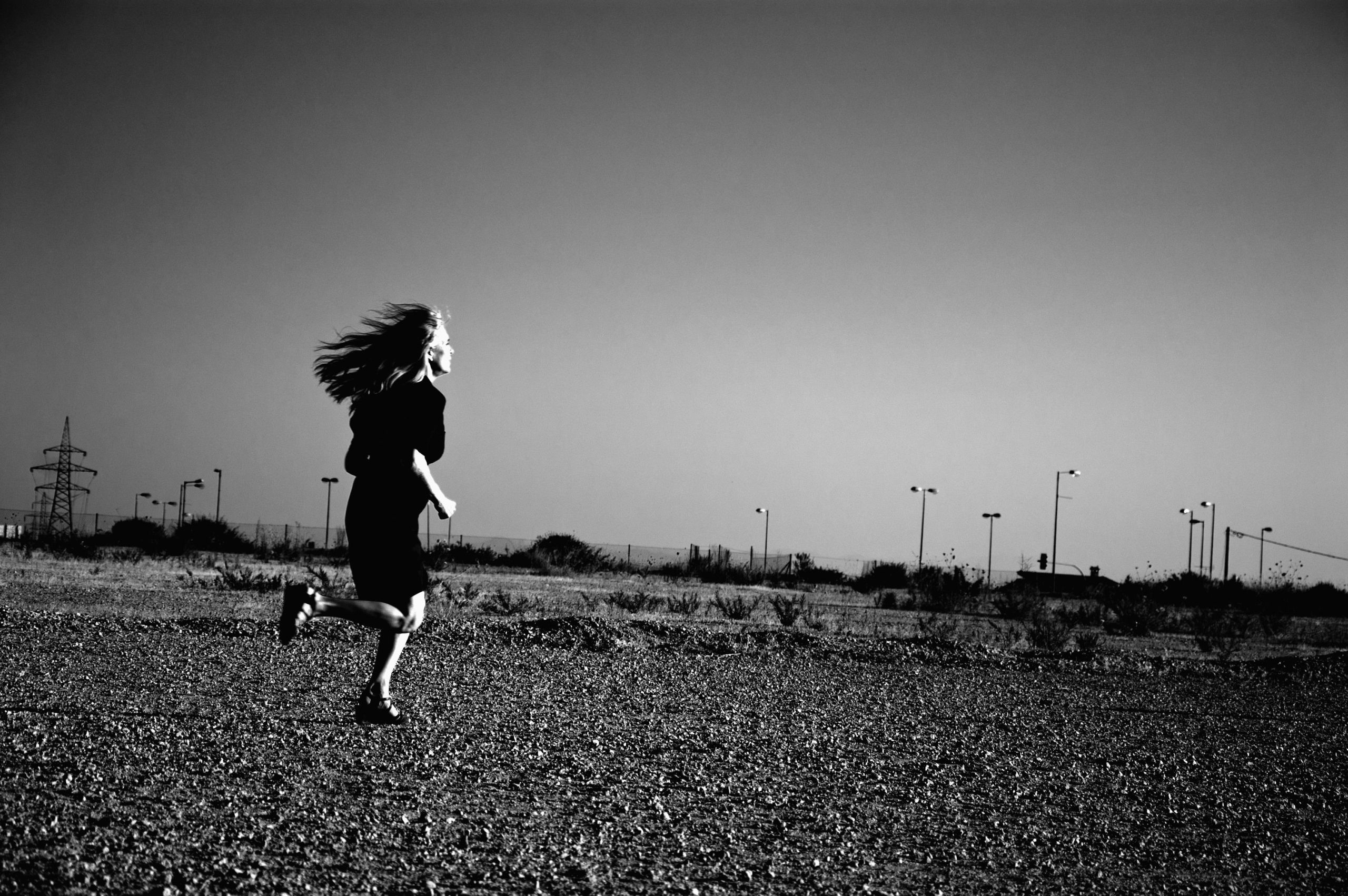 Uciekać mogą tylko Ci, którzy mają dokąd wracać.