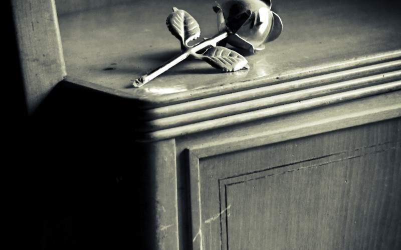 Trzecia godzina. Trzecia to zawsze za późno, albo za wcześnie, …