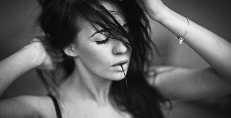 Nigdy nie ufaj kobiecie. Słyszysz mnie? Nigdy nie ufaj kobiecie …