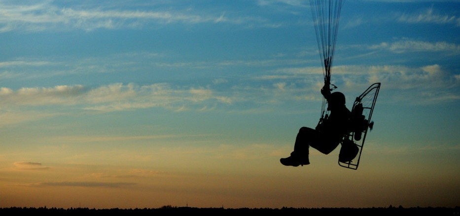 Lubię ten stan. Unosić się w nicości, zbyt senna, by …