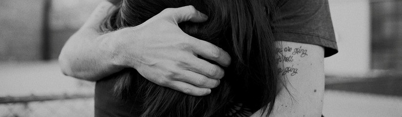 Jeśli chcesz, by cię objęto, otwórz ramiona.