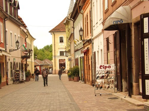 Informację łatwo wyrwać z rąk tych, którzy nie są świadomi …