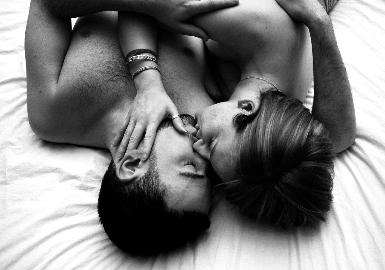 Nie chciała go pocałować. Nie pamiętała nawet, jak to się …