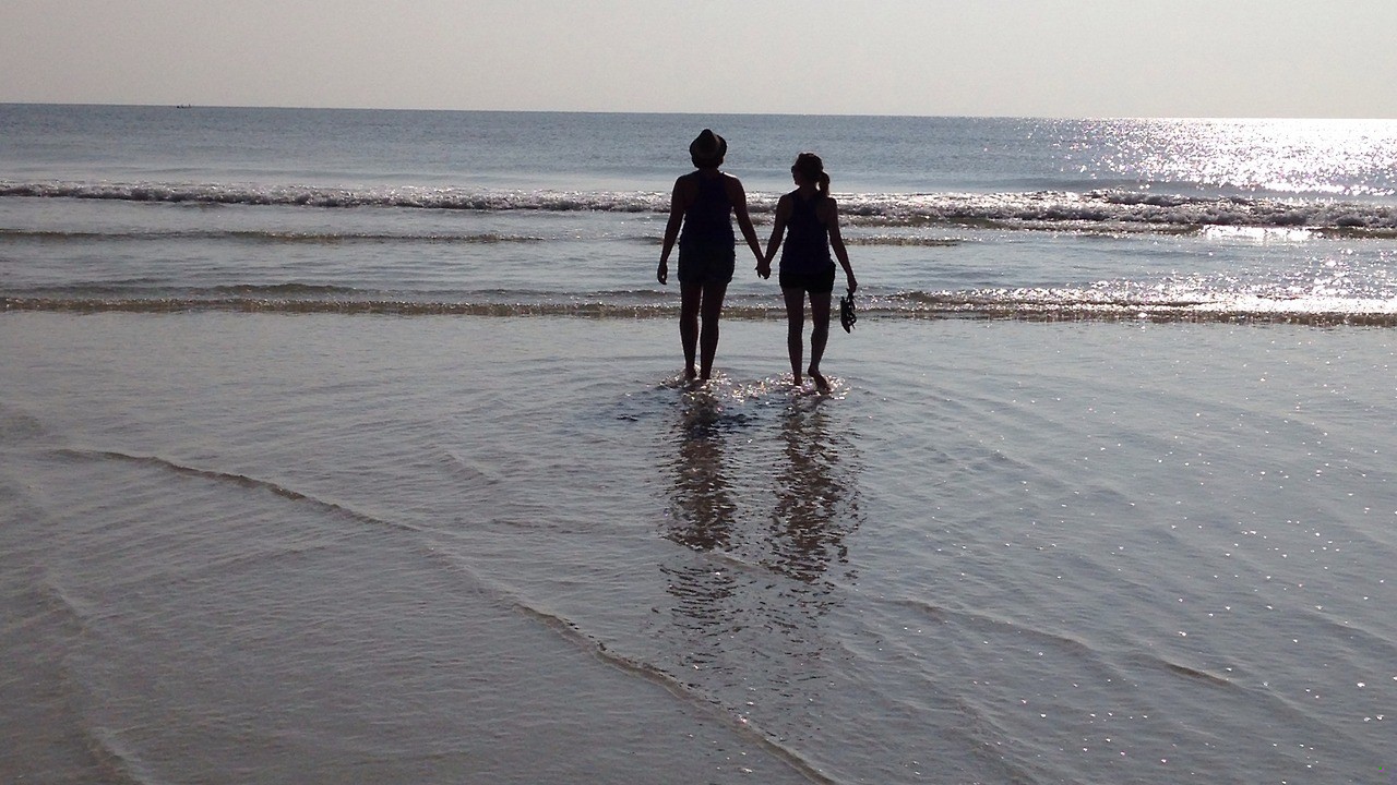 Moje uczucia są wciąż tu i narastają Są mi obce …