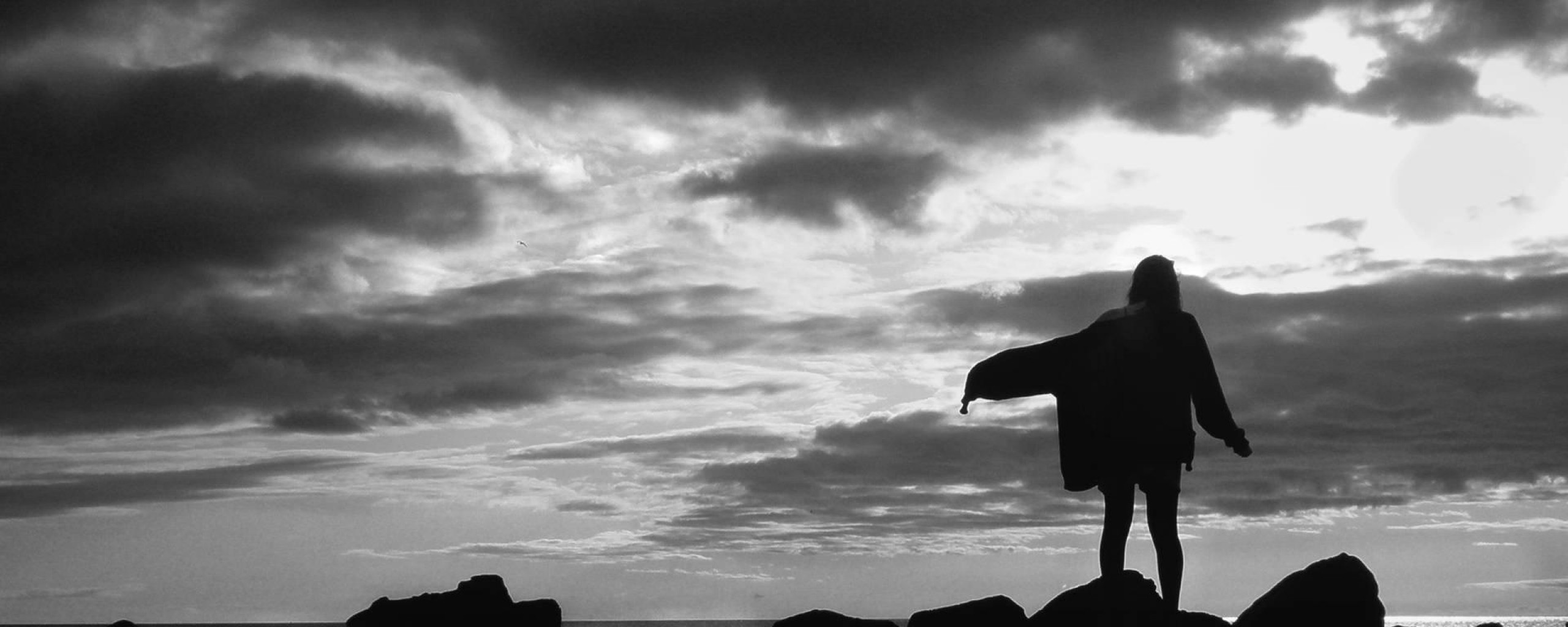 Nic nie jest tragiczne w samotności: wszystko, co robimy, gdy …