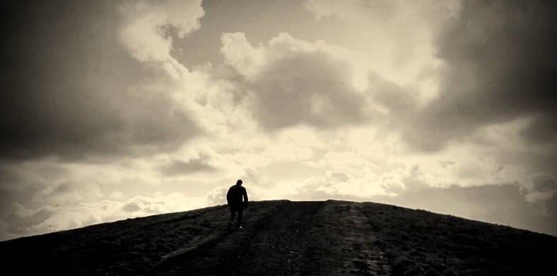 Rzucamy się do przodu bez ładu i składu. Pamiętam tylko, …