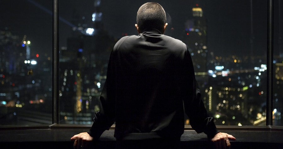 Człowiek, kiedy jest sam, bywa zwykle bardziej „ludzki”, niż kiedy …