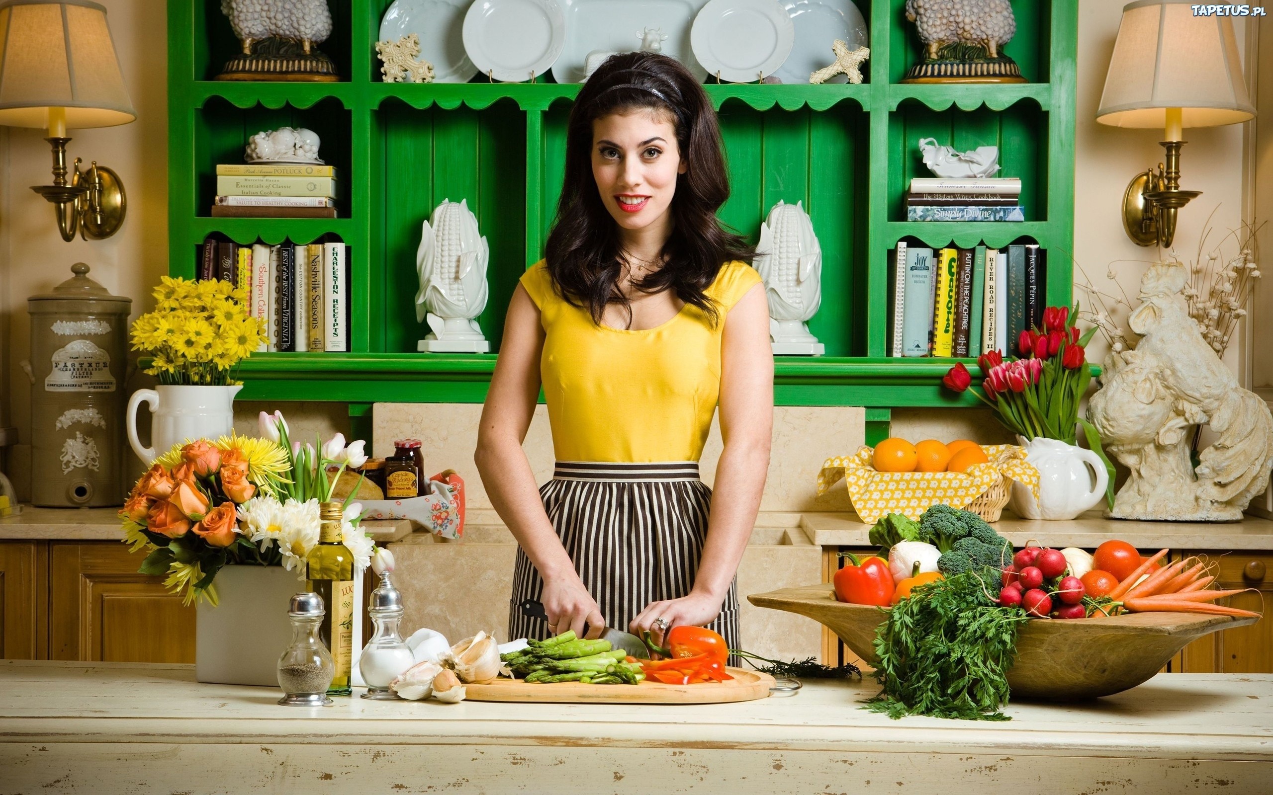 Małżeństwo to bardzo sprawiedliwe urządzenie: żona musi codziennie gotować, mąż …