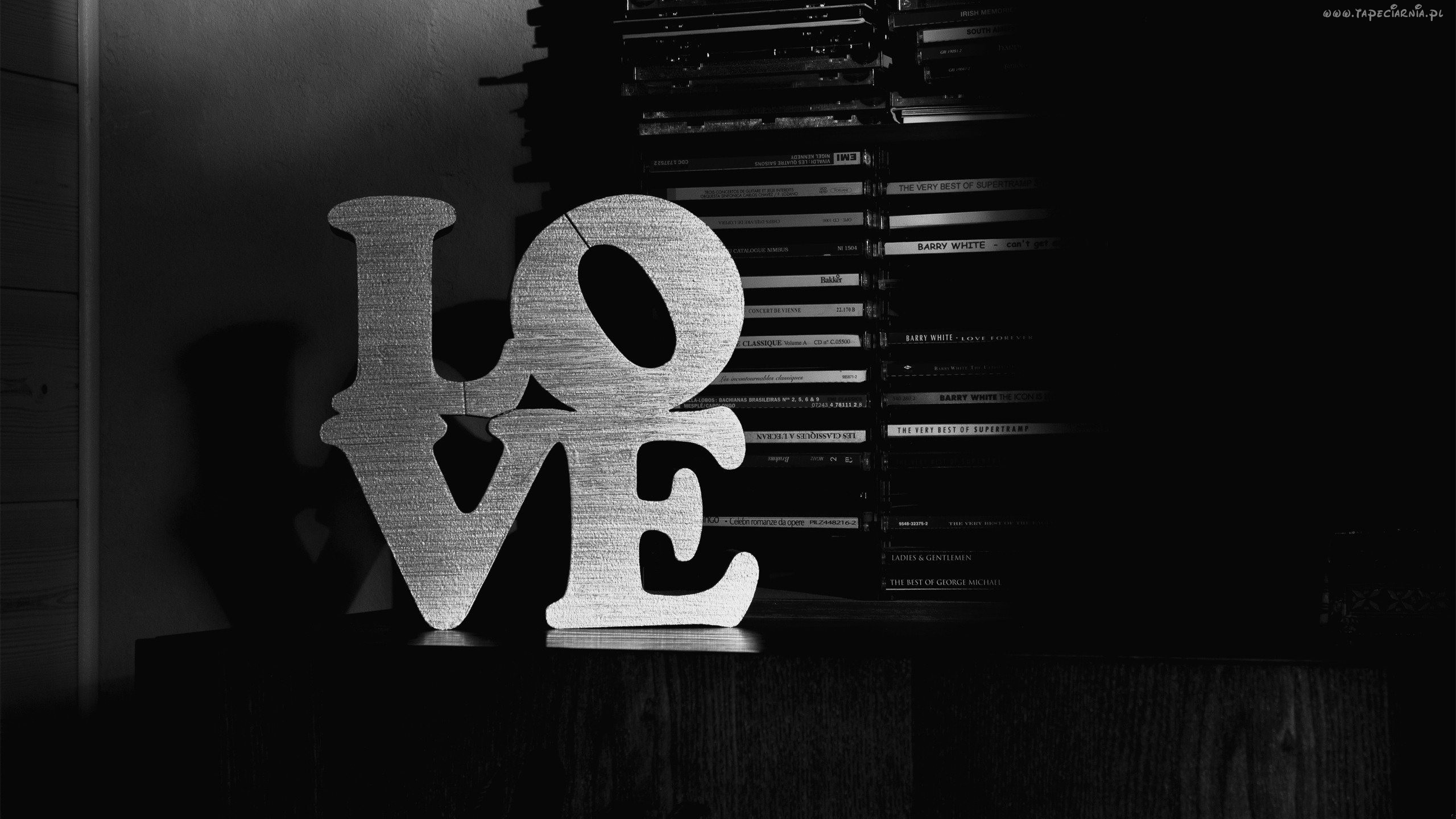 Kiedy miała piętnaście lat, umiała już całować z otwartymi ustami …