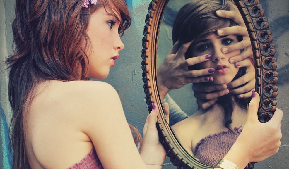 Nawet lustro nie pokaże ci ciebie, jeśli nie zechcesz siebie …