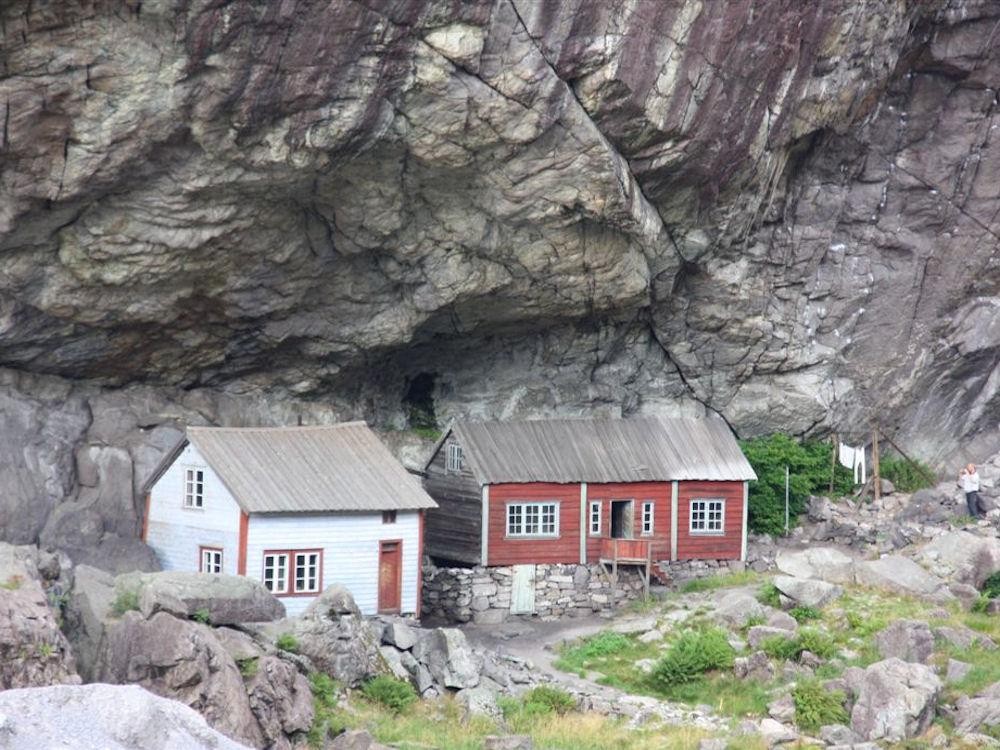 Świata nie da się ogarnąć, a życie to nieustanna improwizacja, …