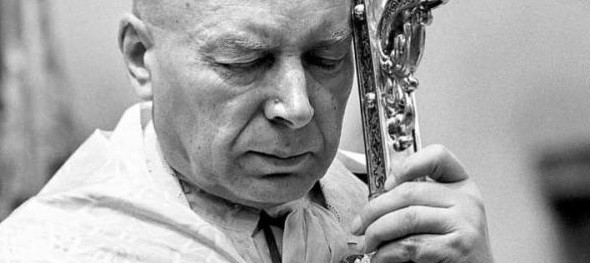 Człowiek ujawnia swoją osobowość w sposobie traktowania innych.