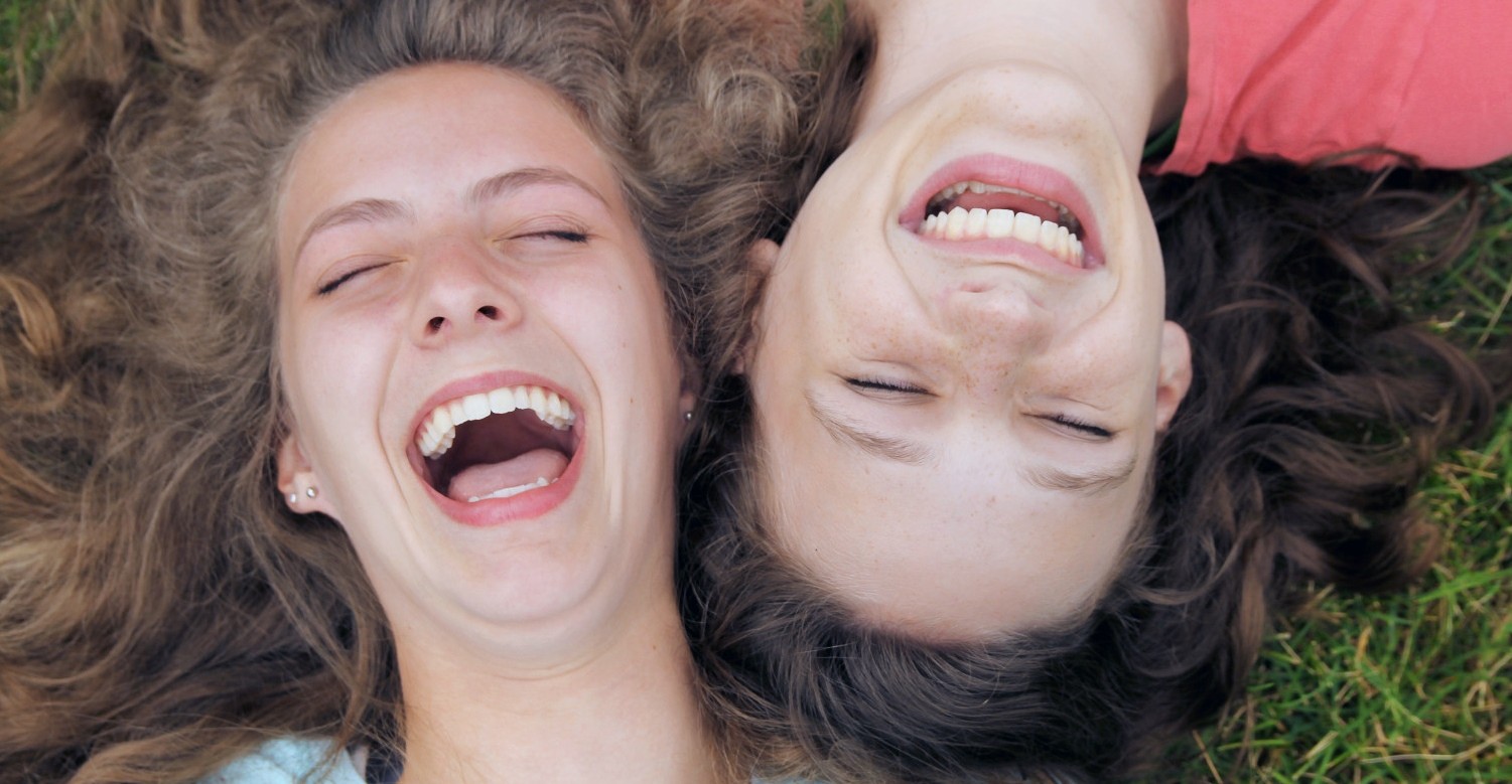 Uczucia zawsze są śmieszne, a szczególnie wówczas, kiedy dostaną się …