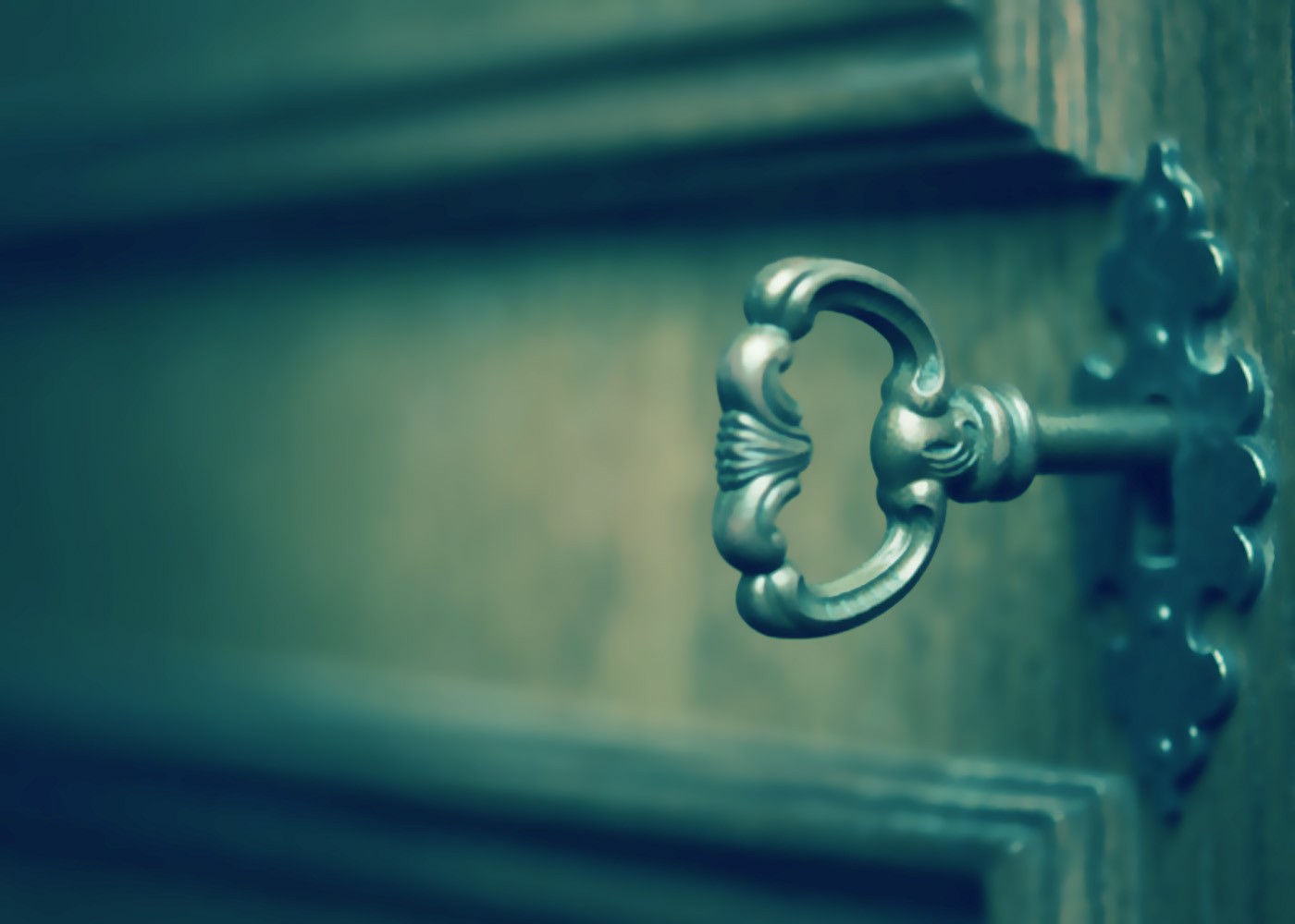 Czasem tak długo patrzymy na drzwi, które się zamykają, że …