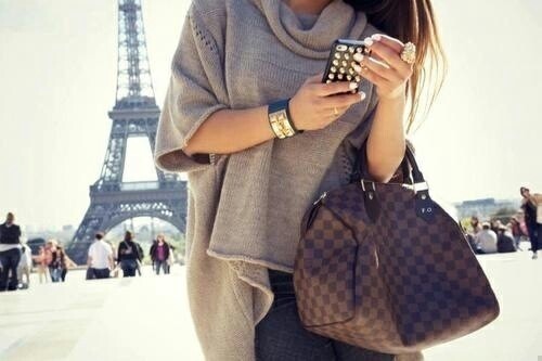 Dziewczyny zakochują się w słowach.