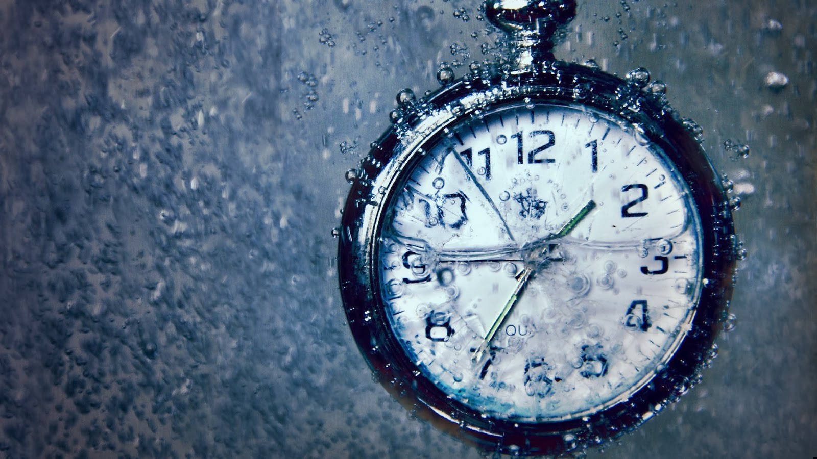 Tylko bogowie wiedzą, co to znaczy wieczność, a oni uwielbiają …