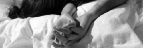 Miłość dopada nas tak, jak dopada człowieka w zaułku wyrastający …