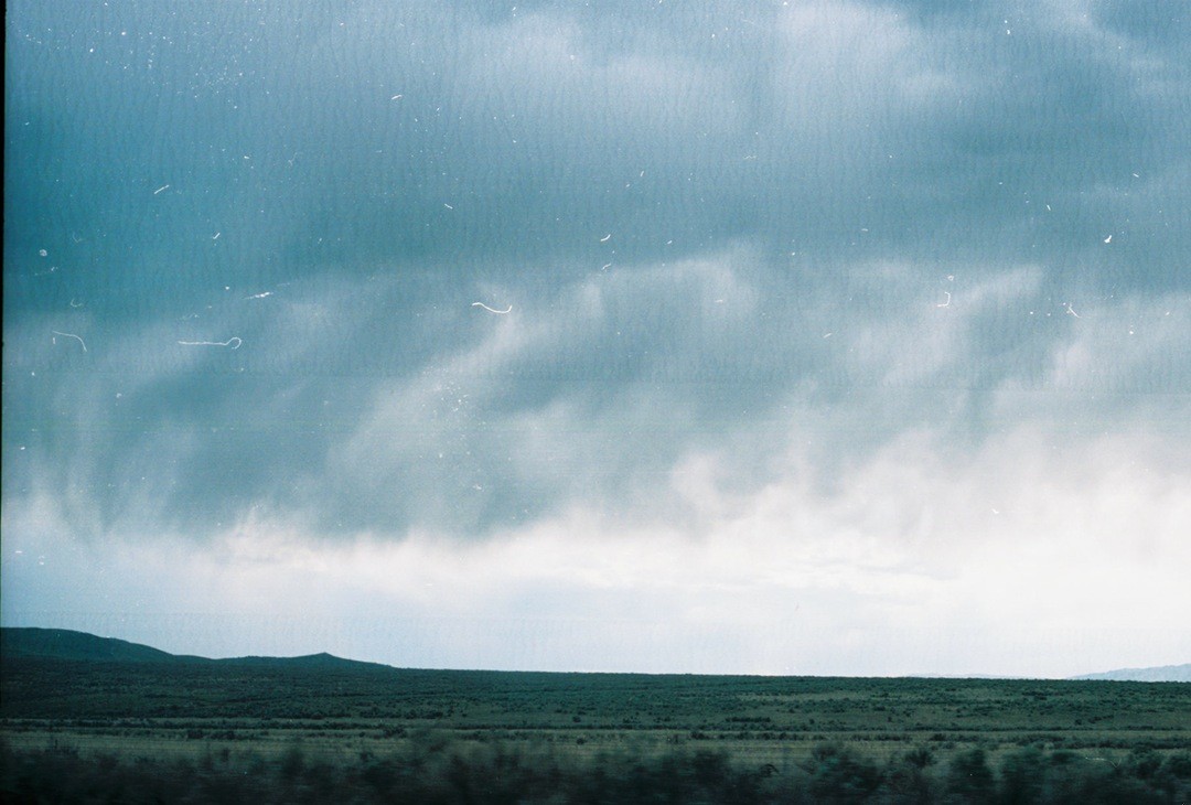 Przemoc jest własnym sędzią i ławą przysięgłych.