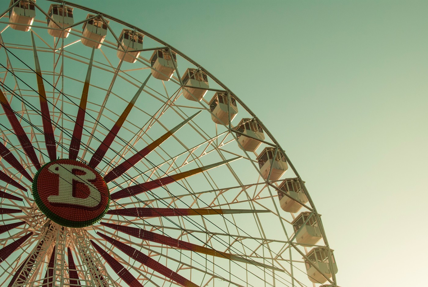 Czy ja tylko nie jestem przypadkiem zupełnie zwykła, mała, pospolita …