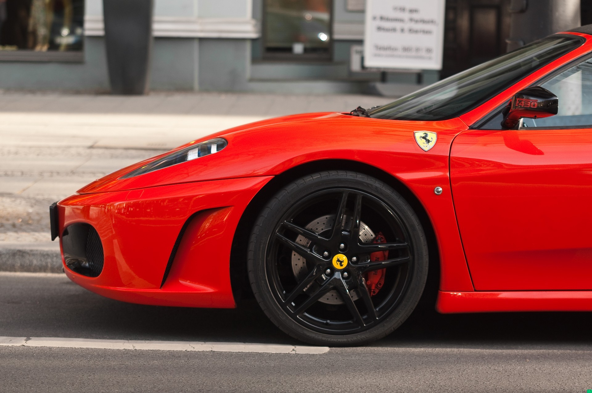 Drobnych złodziejaszków wieszają, wielkim się kłaniają.