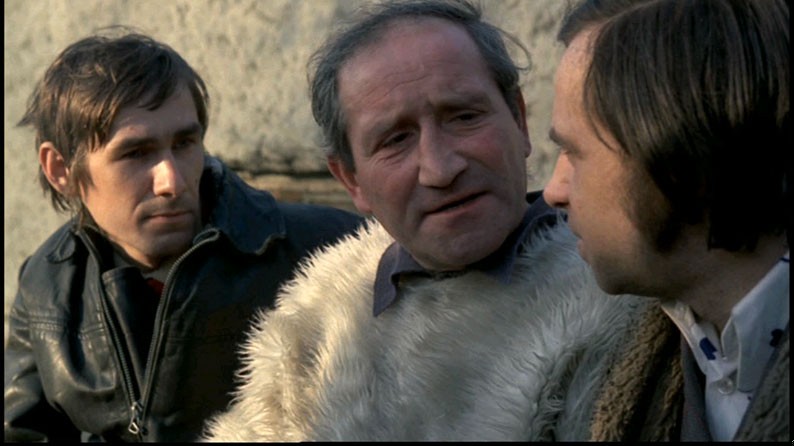 – Sie masz!? Jak leci? – Normalnie. – No, to …