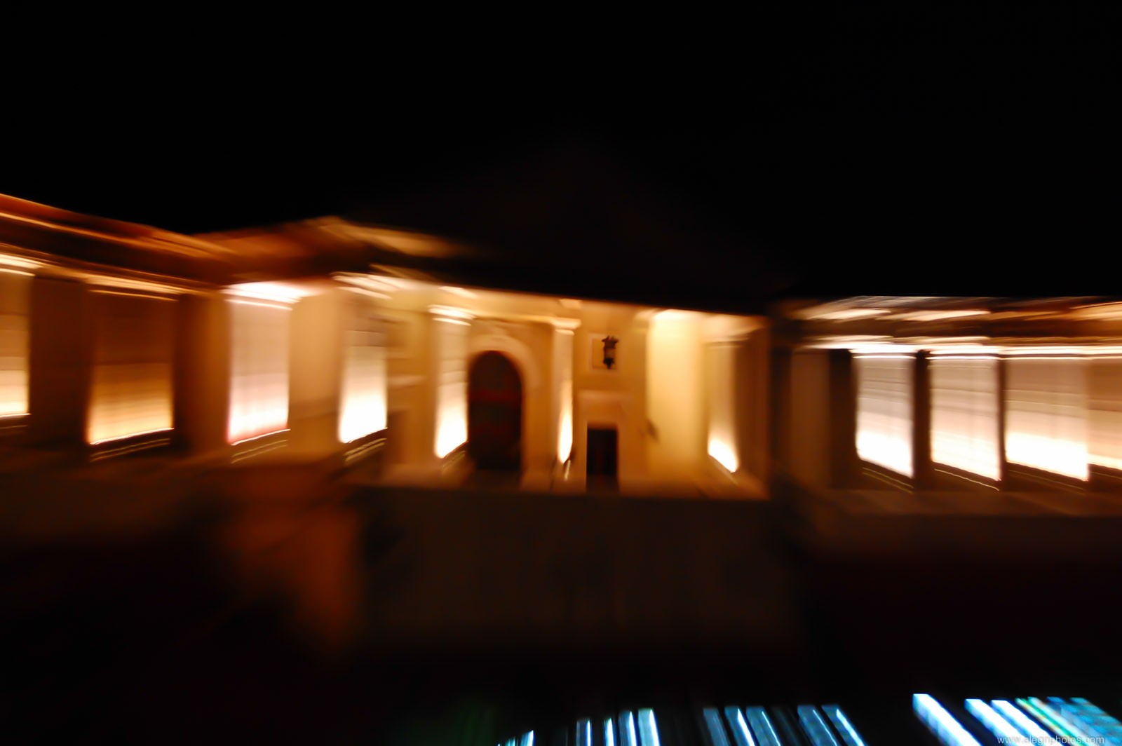 Życie uczy niewielu rzeczy oprócz tej jednej. Nie ma drogi …