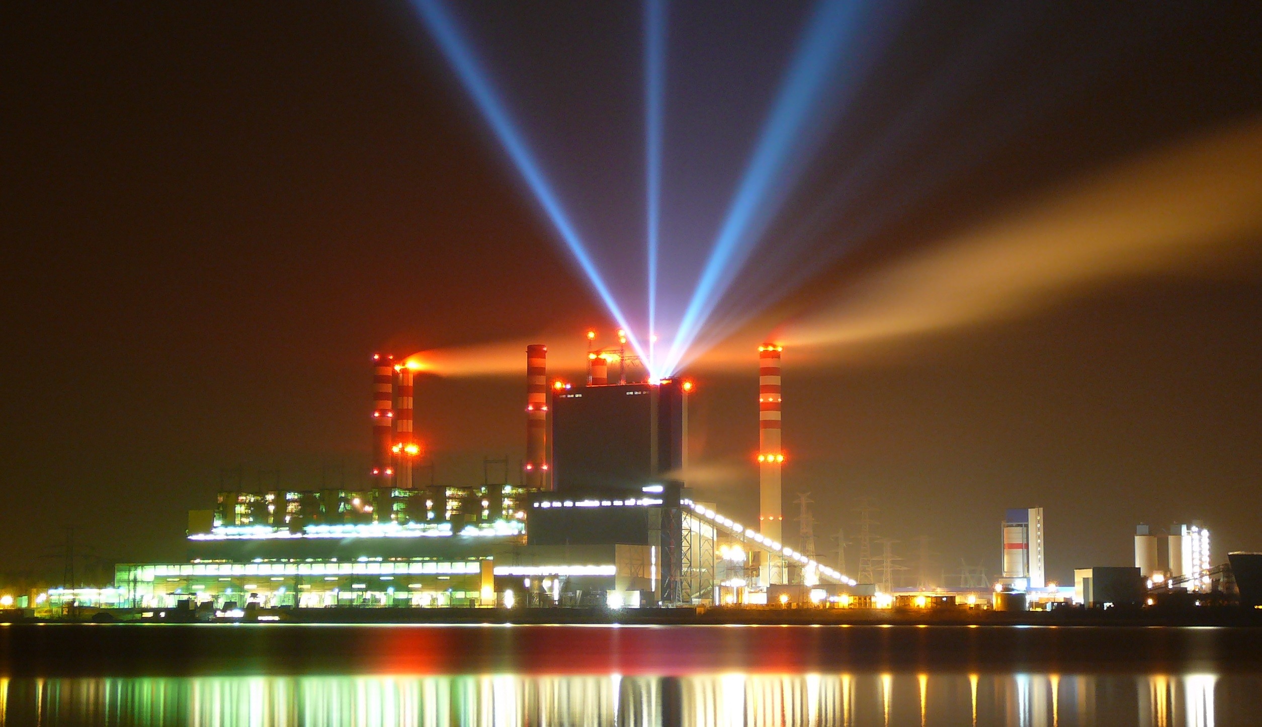 Bo tak to już jest z modlitwami. Są jak elektryka, …