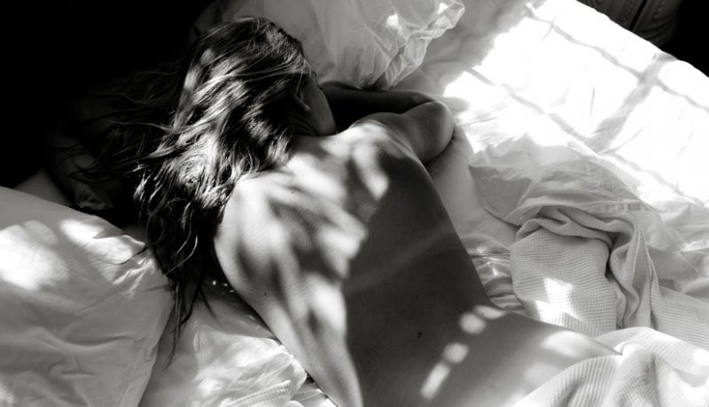 Zawsze sobie obiecuję, że nie będę się wtrącać do rzeczywistości, …