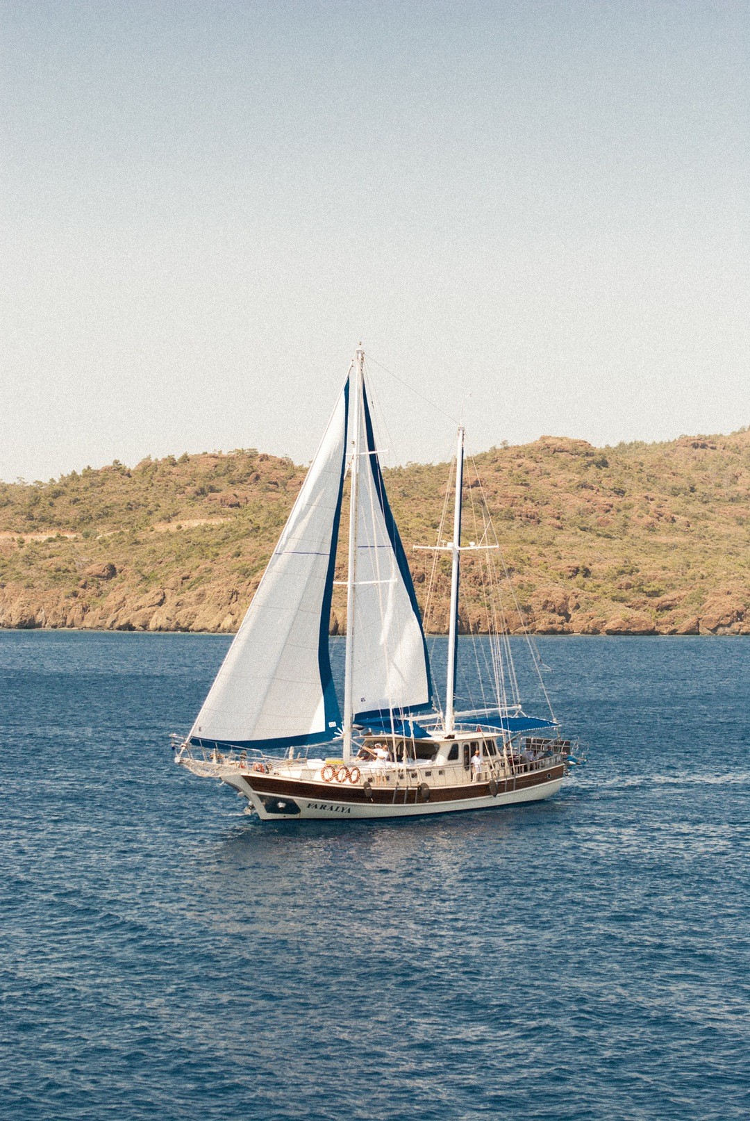 Miłość to nie bohaterstwo, to drobny złoty pył serca dawany …