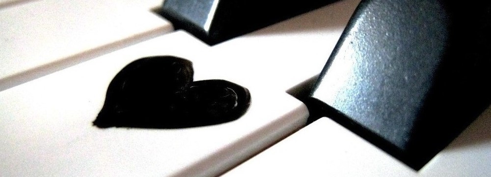 Wiem, że serce mi bije, i wsłuchuję się. Bicie to …