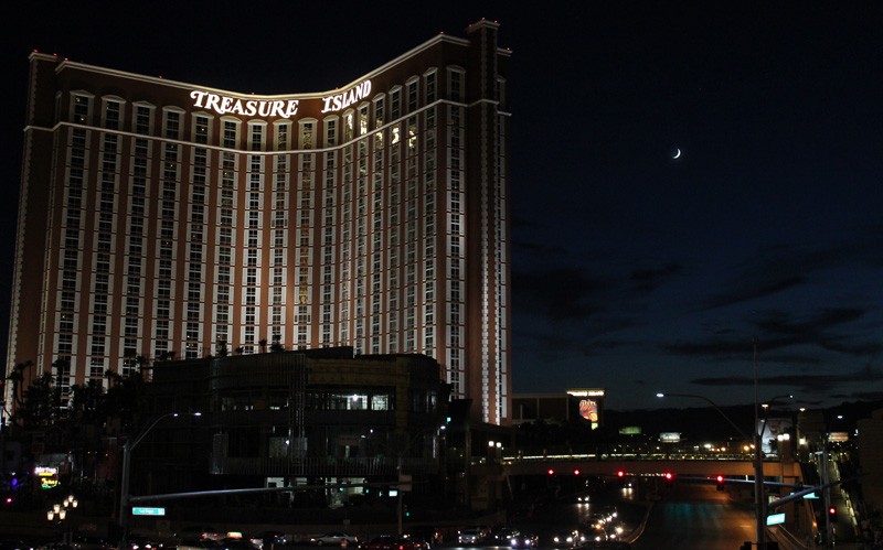 Czas to dziwna rzecz. Najbardziej przygniata tych, którzy mają go …