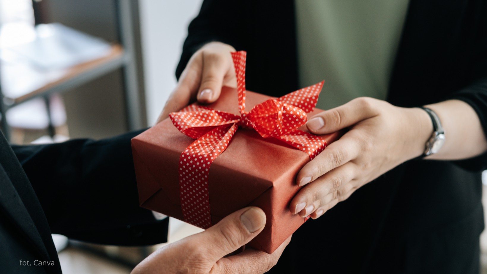 Jeśli kupi ci taki prezent, to znaczy, że cię NIE kocha