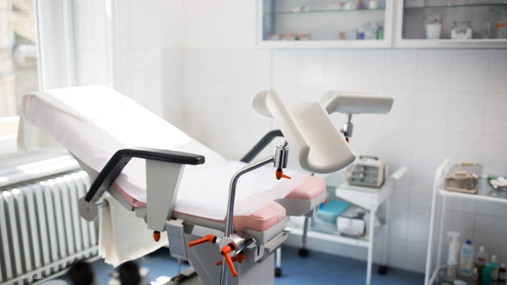 Podszywał się pod lekarza i leczył pacjentki  “stosunkiem”