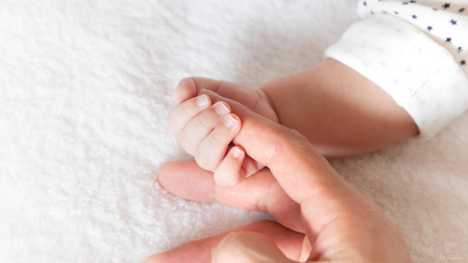 Polski bokser apeluje o pomoc po śmierci żony! Jego córeczka walczy o życie